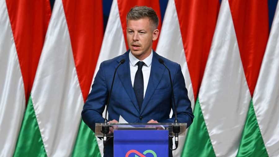 Magyar Péter, a Tisza Párt elnöke nemzetközi sajtótájékoztatót tart az országgyűlési választásokat követően a Hungexpo Kongresszusi Központban 2026. április 13-án (Fotó: MTI/Illyés Tibor)