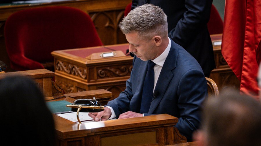 Százak Tanácsa figyelmeztet: Magyar Péter és Sulyok Tamás - a kétharmad nem írja felül az Alaptörvényt - NIF