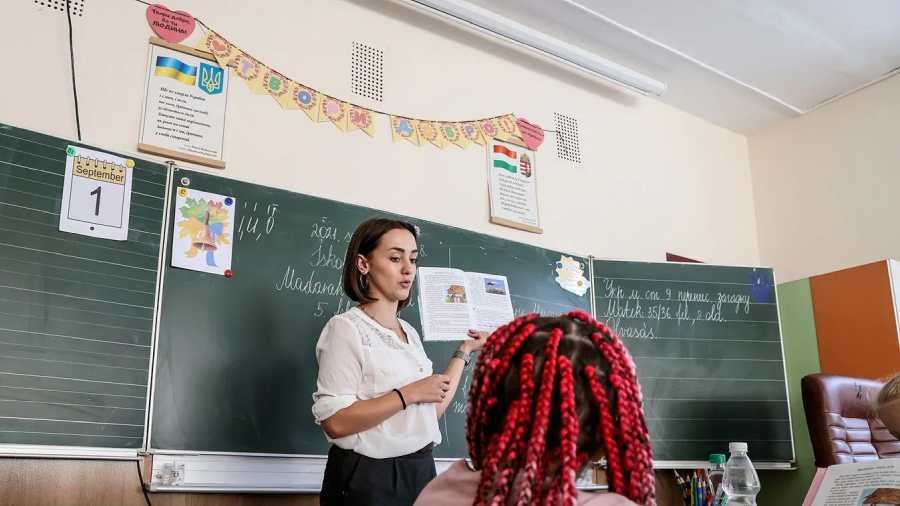 Ukrajna, kárpátaljai magyar gyerekek oktatása