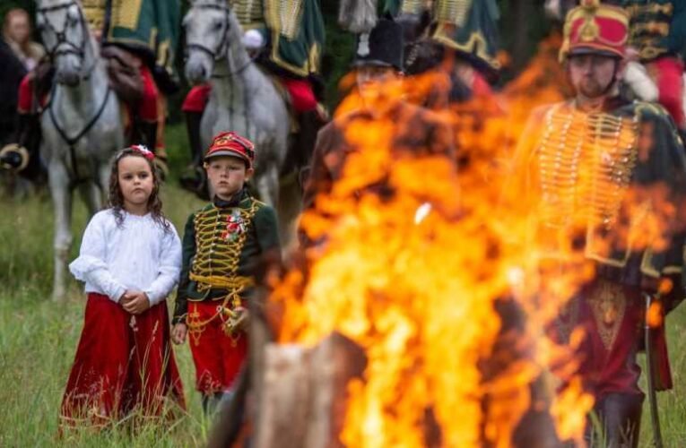 Összetartozásunk tüze a Kossuth téren – Idén 106 másodpercre megáll a világ a magyaroknak