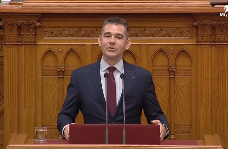 Mi Hazánk: 1990 előtti ügynökök lehetnek a Tisza-kormány titkosszolgálatainál is