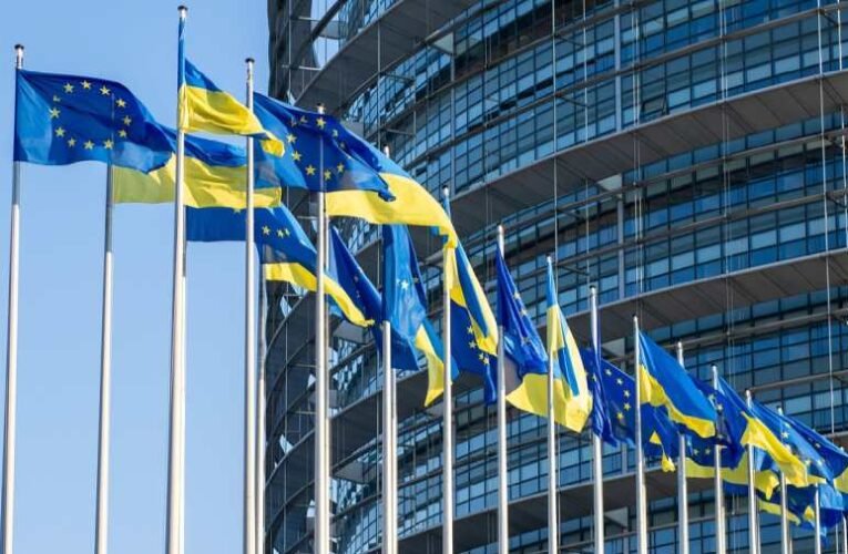 Ukrán uniós csatlakozás: Brüsszel a valóságot figyelmen kívül hagyva nyitott új fejezetet Kijevnek