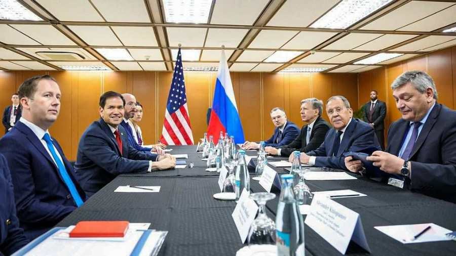 Szergej Lavrov a manilai találkozón közölte Marco Rubióval, hogy Oroszország elfogadhatatlannak tartja Ukrajna további fegyveres támogatását.