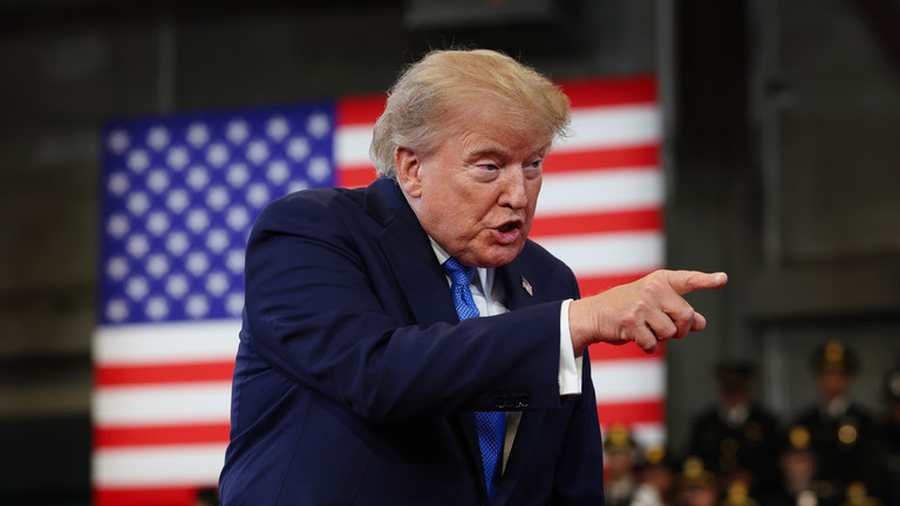 Trump azzal fenyegetőzik, hogy a sz@rt is kibombázza Ománból | NIF