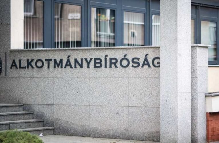 Két elnök csapdája: alkotmányos válság vagy a Ti-Sza Párt által megvett Alkotmánybíróság?