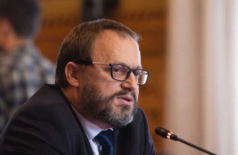 Az ünnepi tűzijáték után kapja a nyakába az ország a megszorításokat