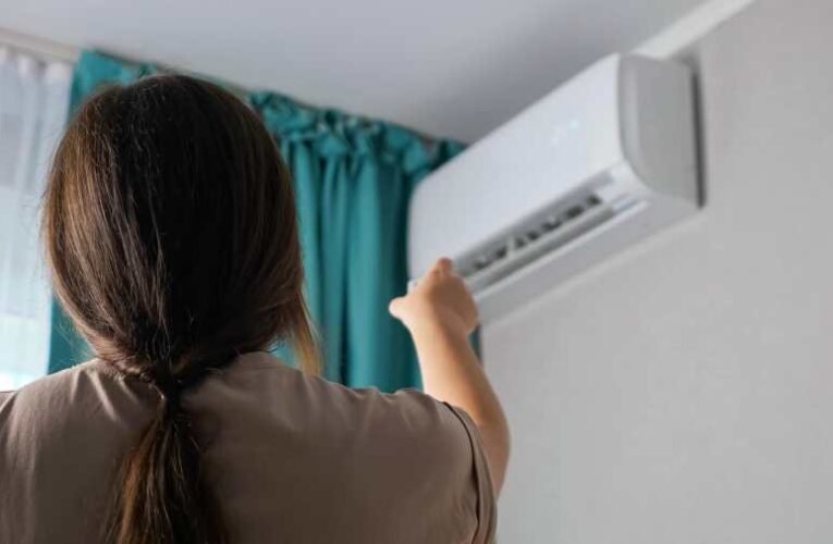 A tőzsdén vesznének oda a családok: Hortay Olivér megmutatta, mit jelentene a tiszás energiapolitika a gyakorlatban