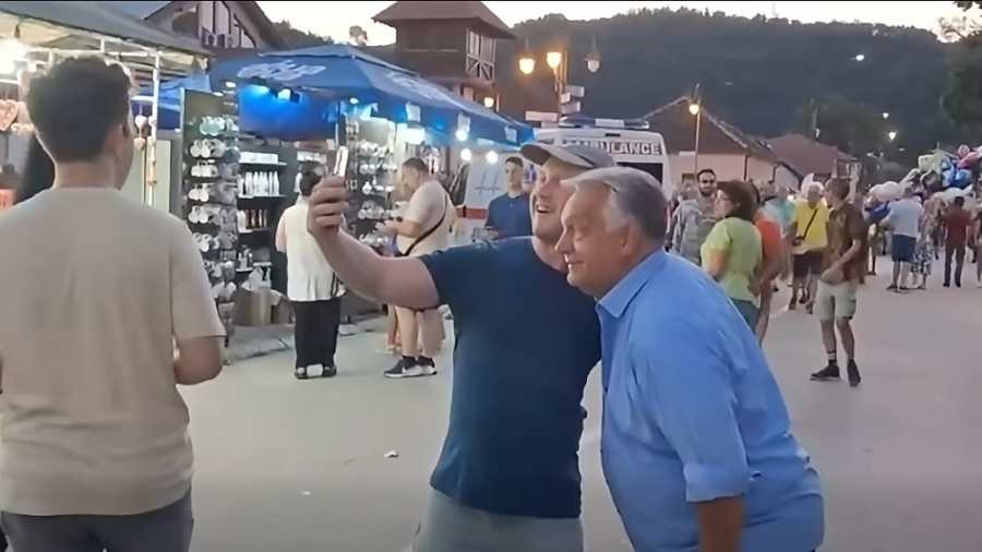 Orbán Viktor lett a szerbiai trombitafesztivál fő látványossága