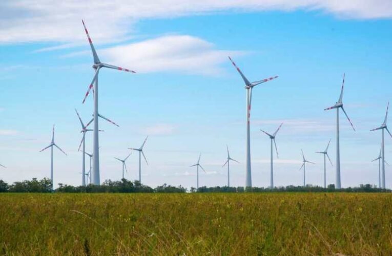 Nem a mi energiánk: beton, acél és külföldi tőke – ezt hozná a 4 gigawattos szélenergia-roham