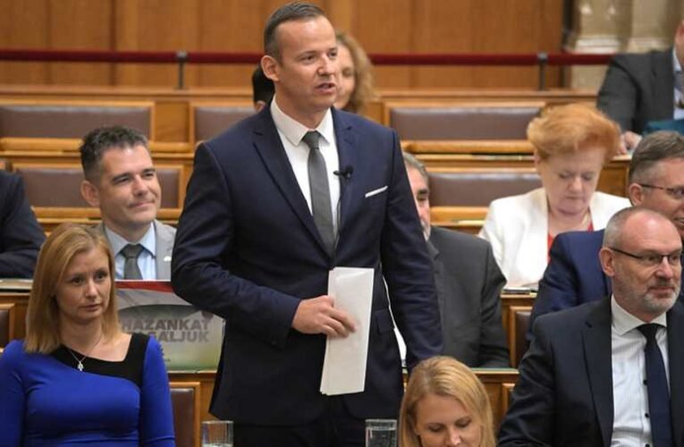 Toroczkai leundorítóférgezte Péter Magyart – ezt bizonyára megértette, mert ezt a stílust ismeri