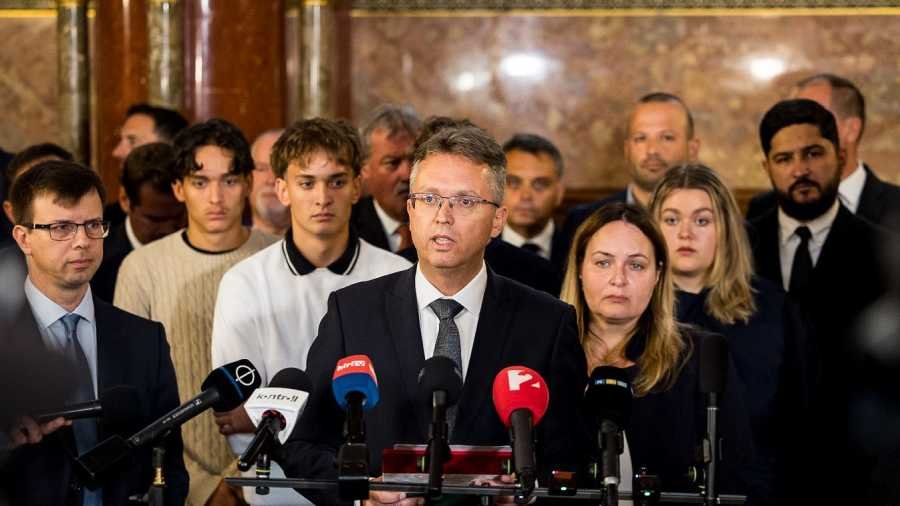 „Ha el akarnak vinni, innen, a munkahelyemről tegyék” – Hankó Balázs politikai fogságra készül | NIF