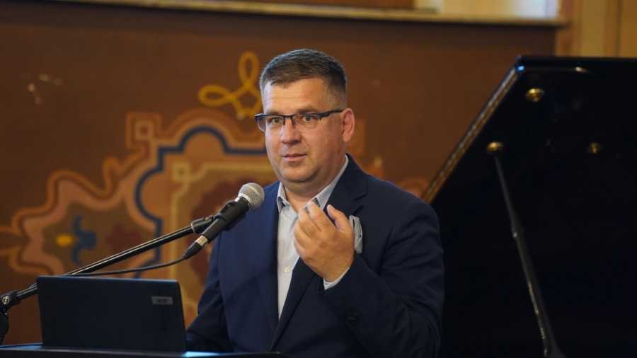 „Nem tudom értelmezni a gyanút” – Seszták Miklós a mentelmi jog felfüggesztése után azonnal bement vallomást tenni | NIF