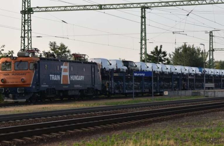 Összeomolhat a magyar logisztika: Magyar Péter cserben hagyja a fuvarozókat, miközben a gázolaj 700 forint fölött jár