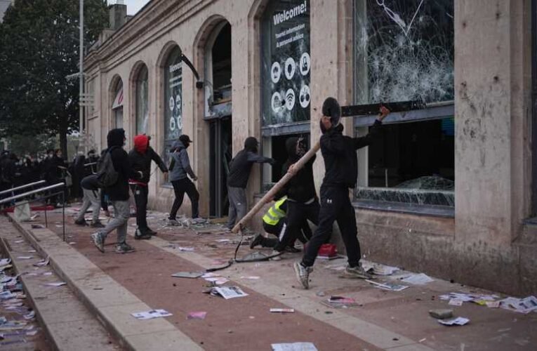 A francia zavargások igazi arca: nem diákok, hanem egy nemzetközi hálózat állhat a háttérben