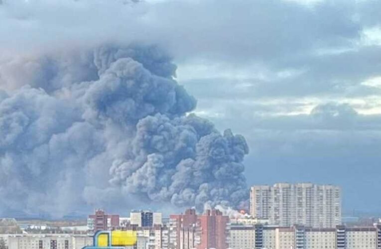 Ukrán drónok bénították meg Szentpétervárt: lángokban a kikötő, 20 ezren áram nélkül, a repülőtér órákig állt
