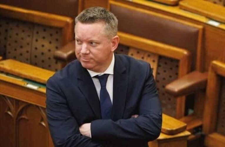 Eltűnik az egymillió, és közben 9000 rendőr hiányzik