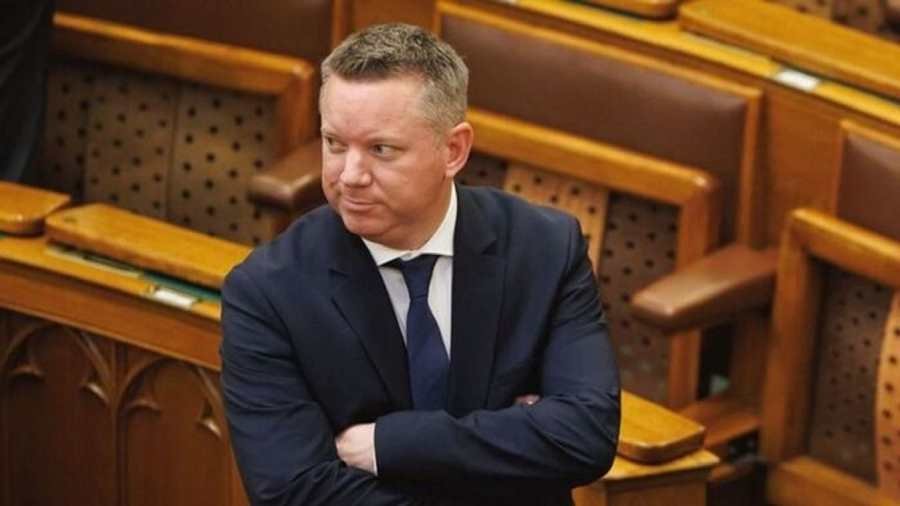 Eltűnik az egymillió, és közben 9000 rendőr sincs | NIF