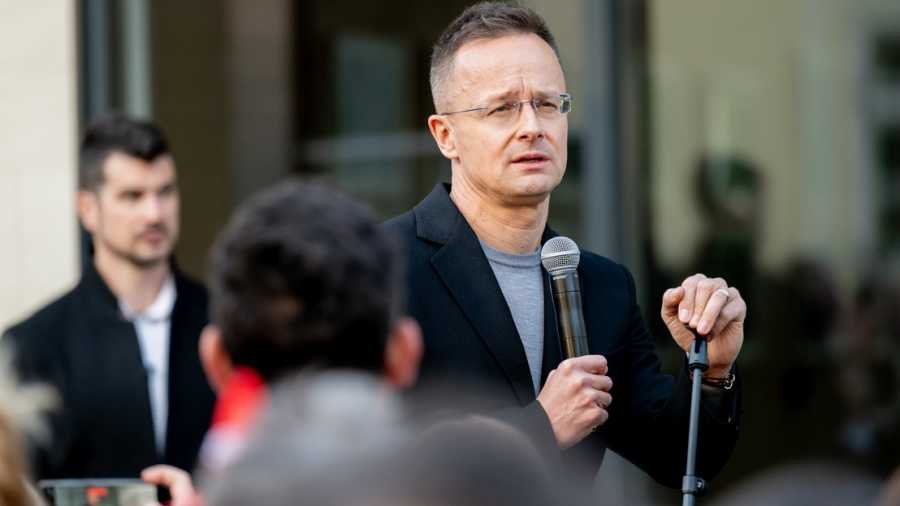Szijjártó Péter felmentve: a rendőrség szerint nem történt bűncselekmény a diplomata-útlevelek kiadásakor | NIF